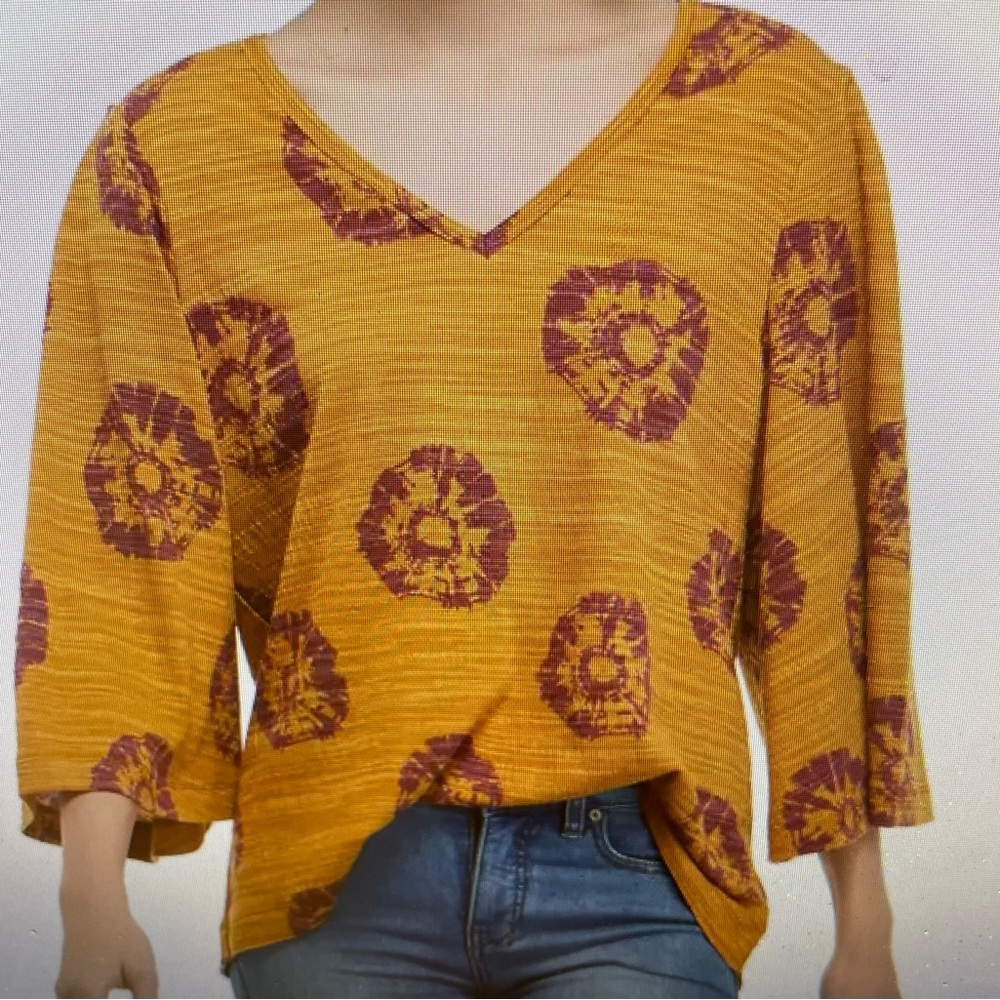 3/4 flare sleeve printed top